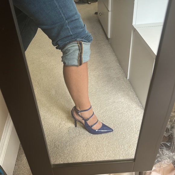 Blue patent heels - Picture 2 of 6